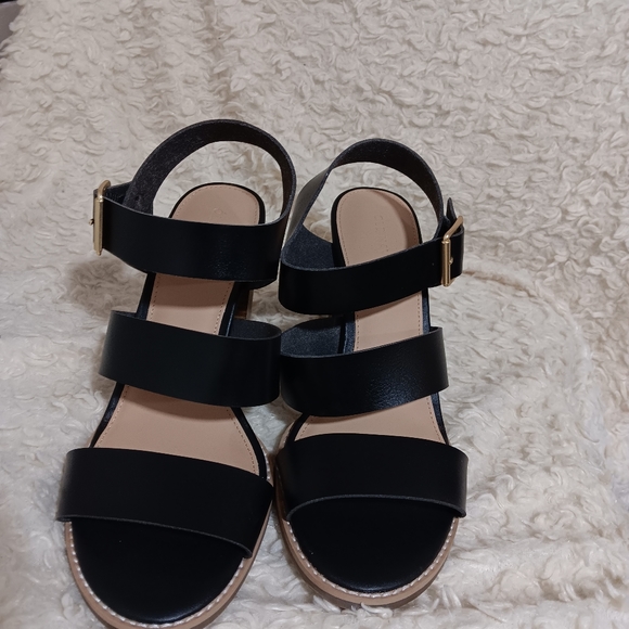 Sandal - Picture 4 of 5